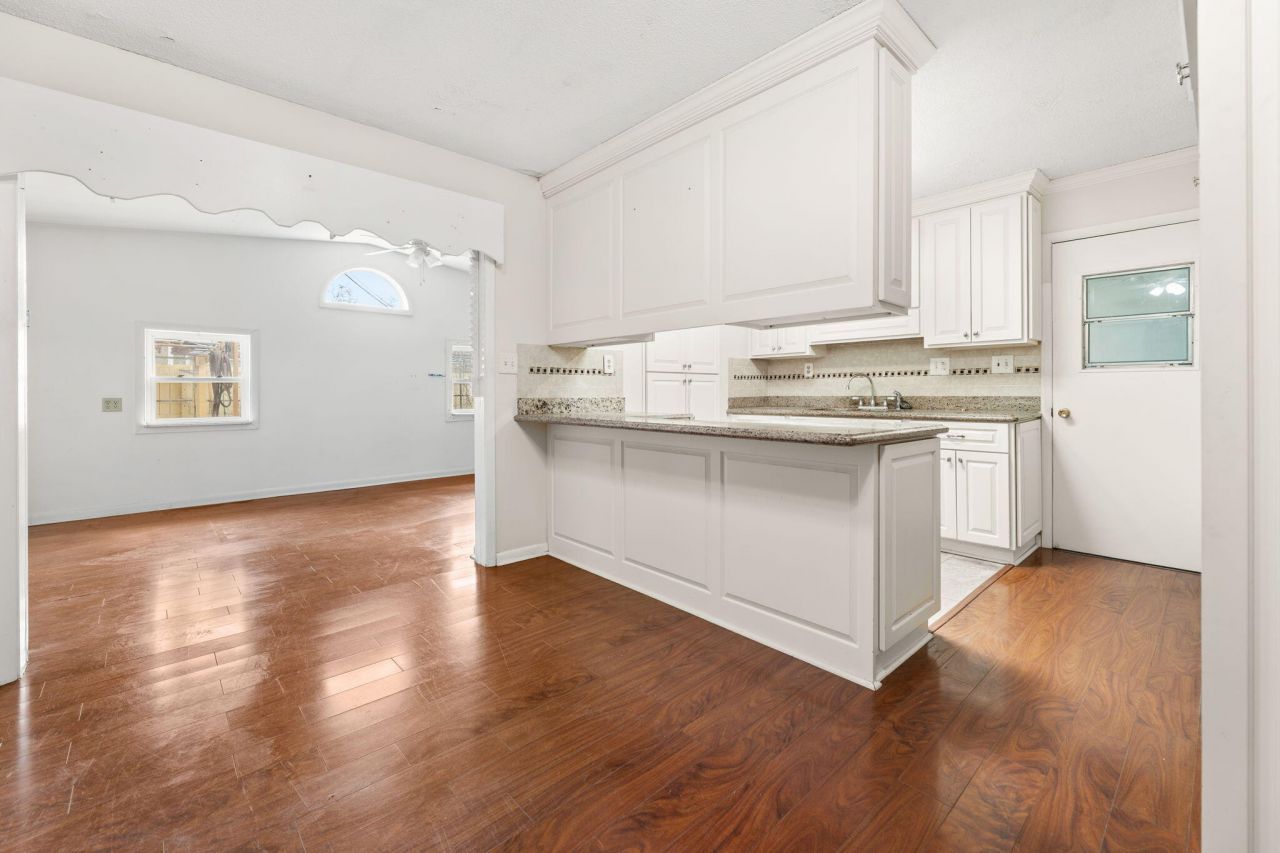 1001 Margaret Drive Photo 6