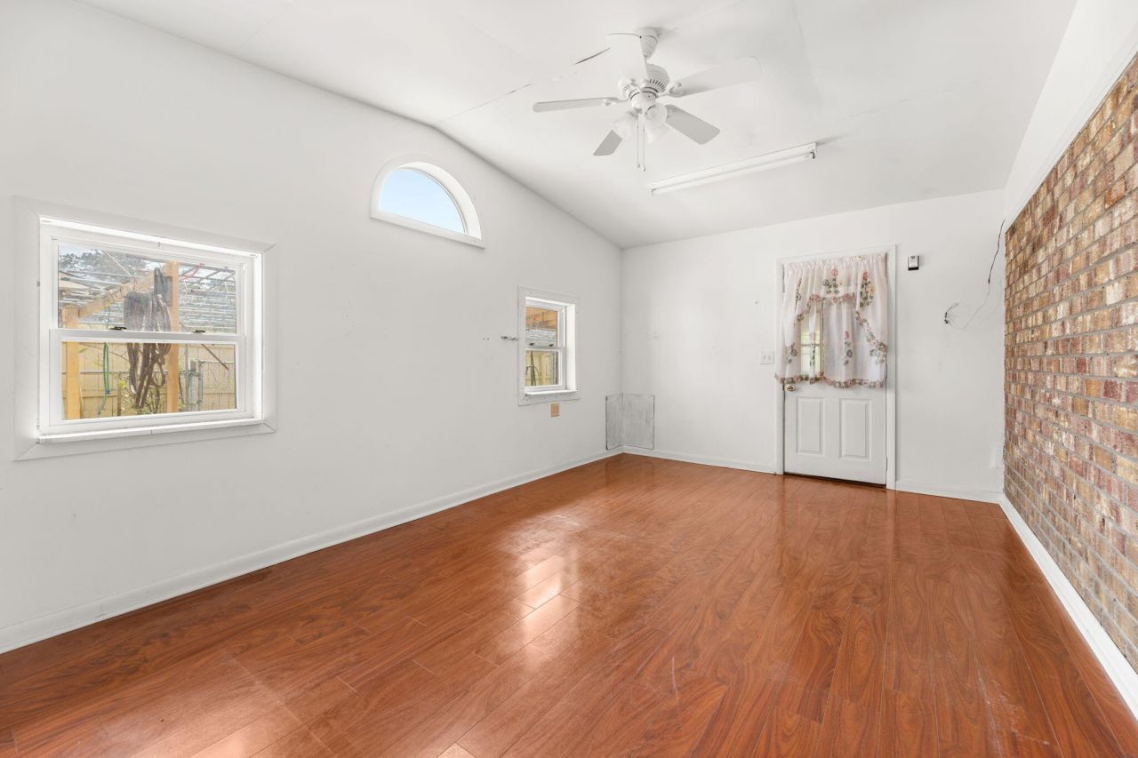 1001 Margaret Drive Photo 8