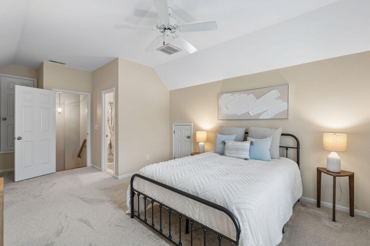 1250 Old Ivy Way Photo 18