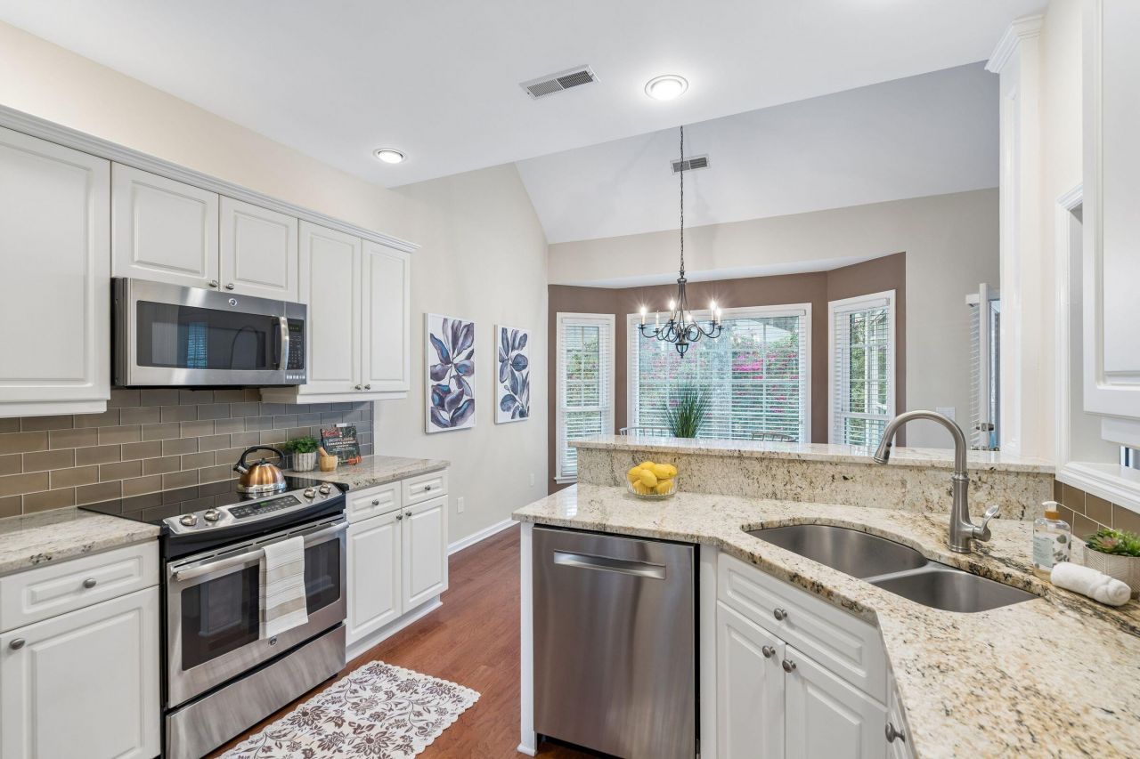 1250 Old Ivy Way Photo 9