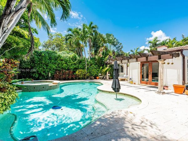 8927 Hawthorne Ave , Surfside, FL 33154