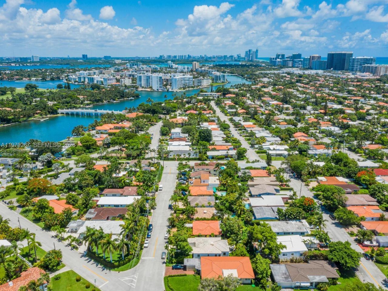 8927 Hawthorne Ave , Surfside, FL 33154 Photo