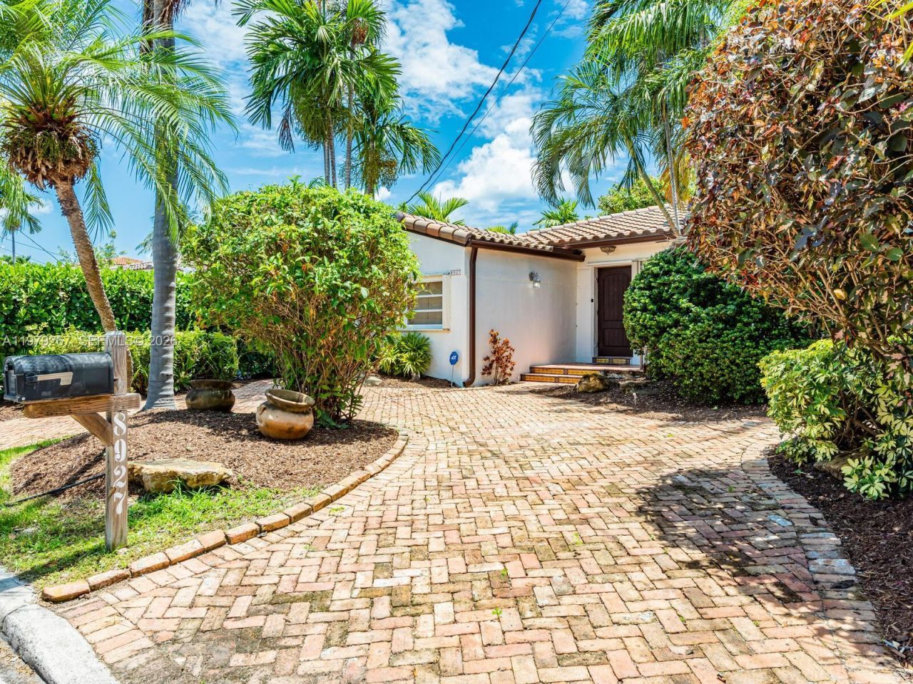 8927 Hawthorne Ave , Surfside, FL 33154 Photo