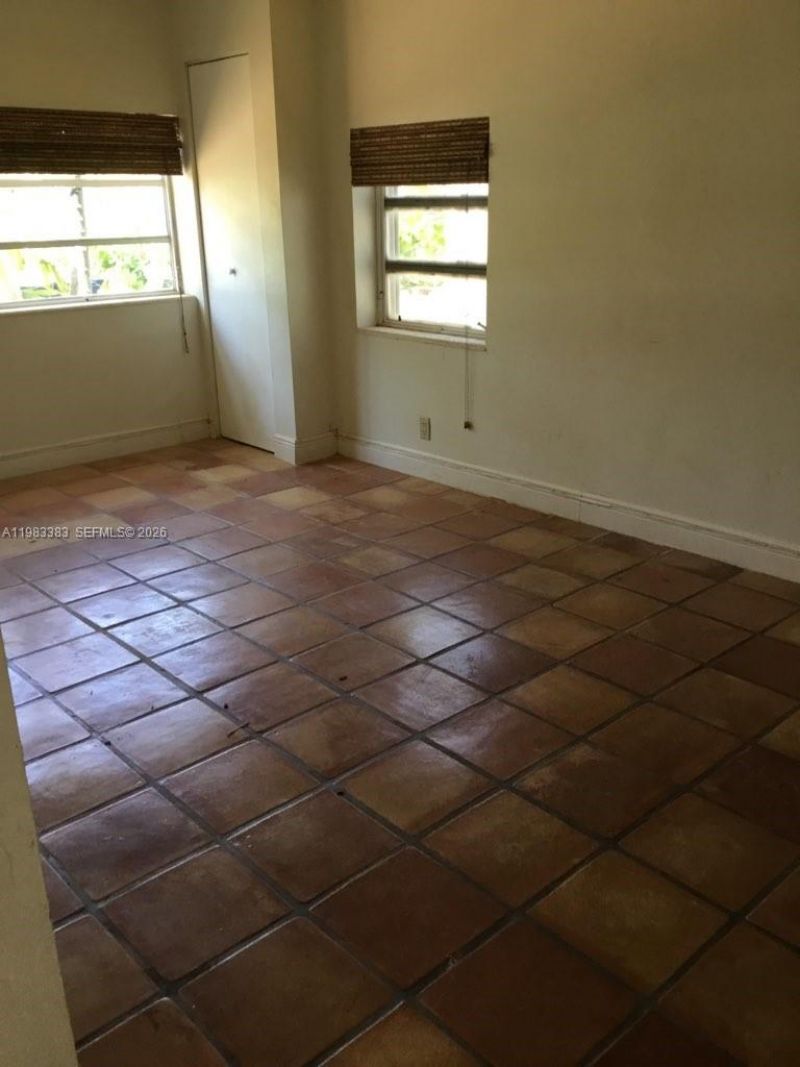 8927 Hawthorne Ave, Surfside, FL 33154 Photo