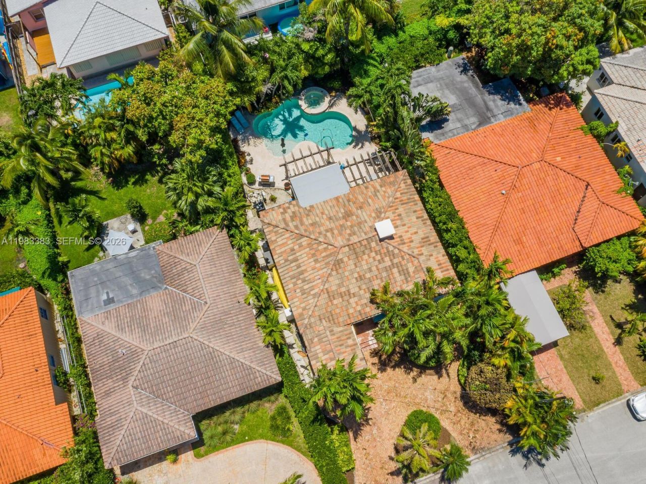 8927 Hawthorne Ave, Surfside, FL 33154 Photo