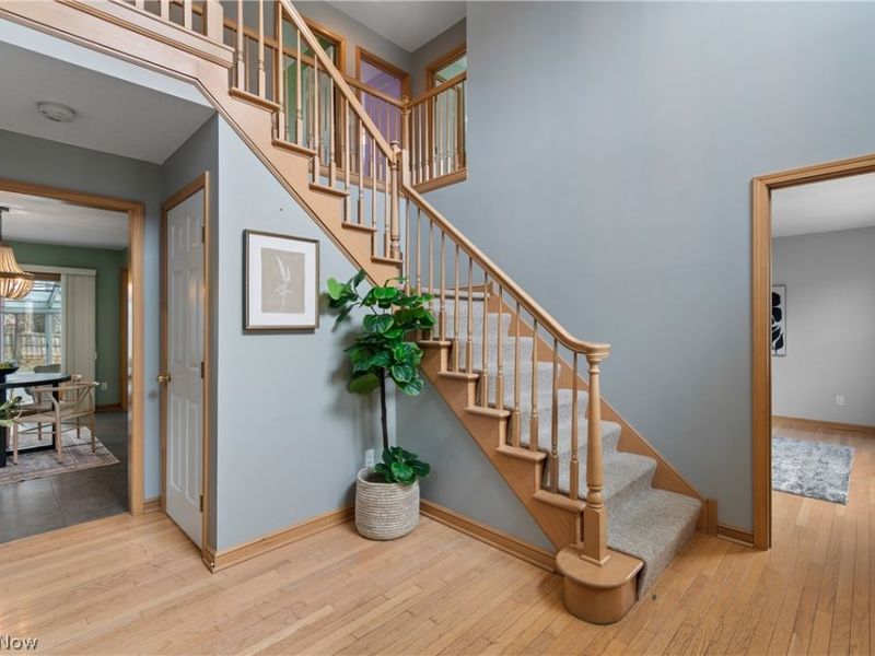 4469 Shelly Drive , Seven Hills, OH 44131 Photo 2