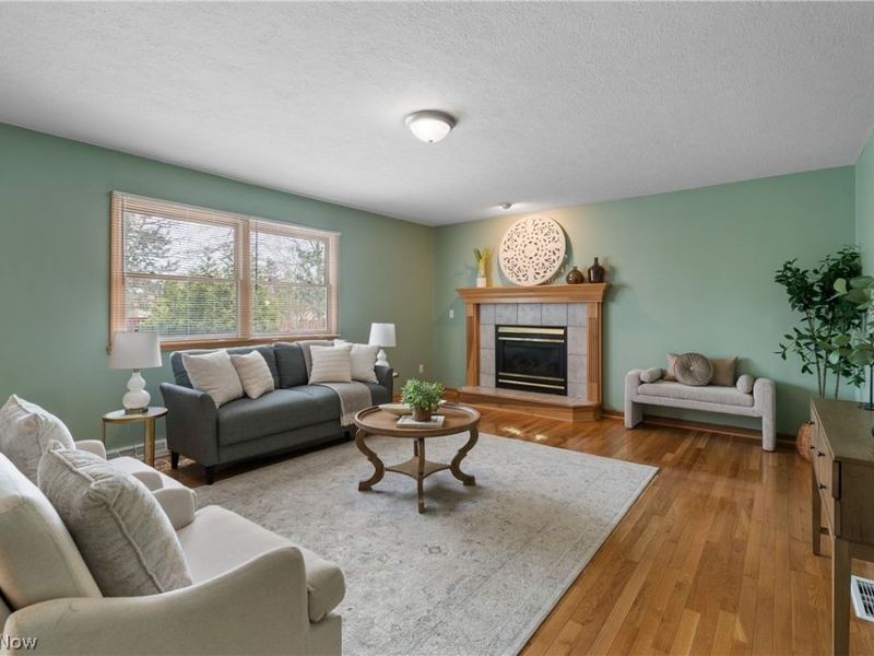 4469 Shelly Drive , Seven Hills, OH 44131 Photo 4