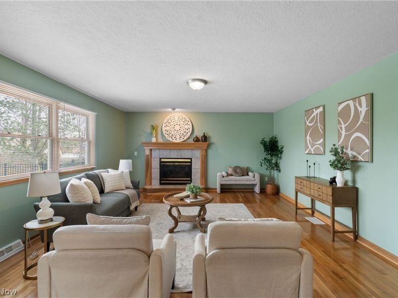 4469 Shelly Drive , Seven Hills, OH 44131 Photo 5