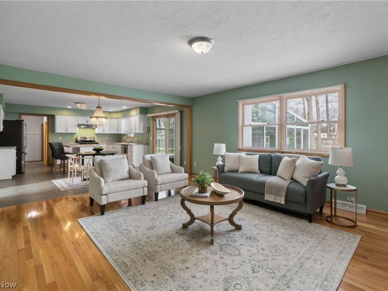 4469 Shelly Drive , Seven Hills, OH 44131 Photo 6