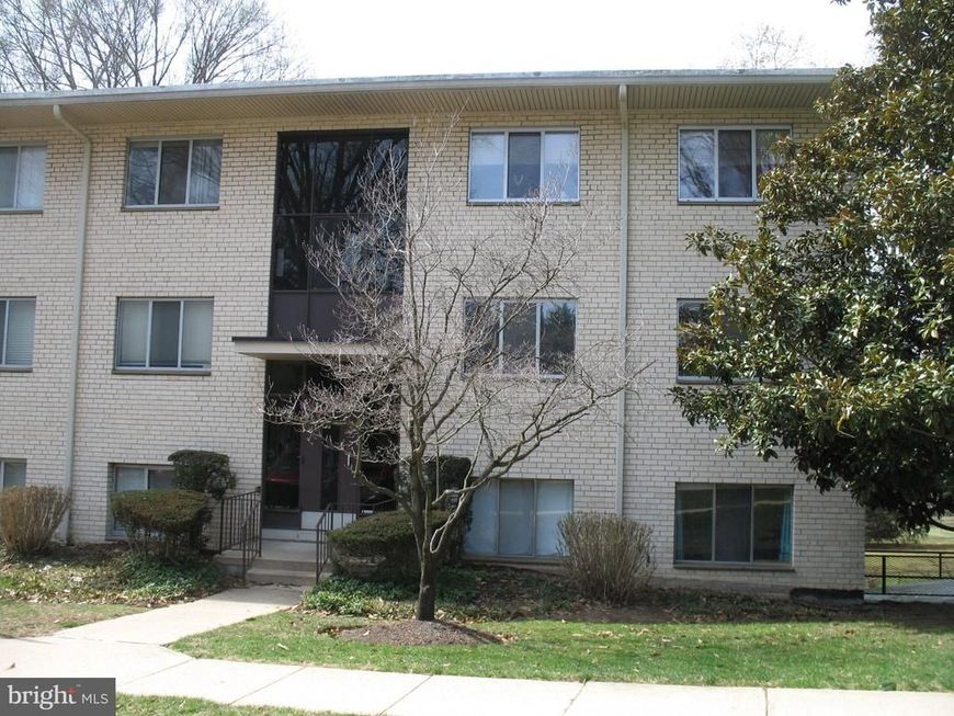 10232 Rockville Pike, Unit 302, Rockville, MD 20852 Main Photo