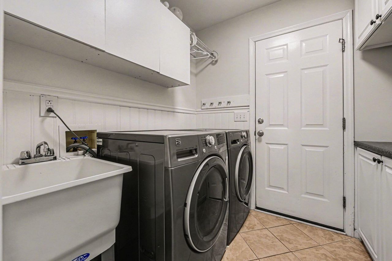 1366 Sassafrass Circle Photo 20