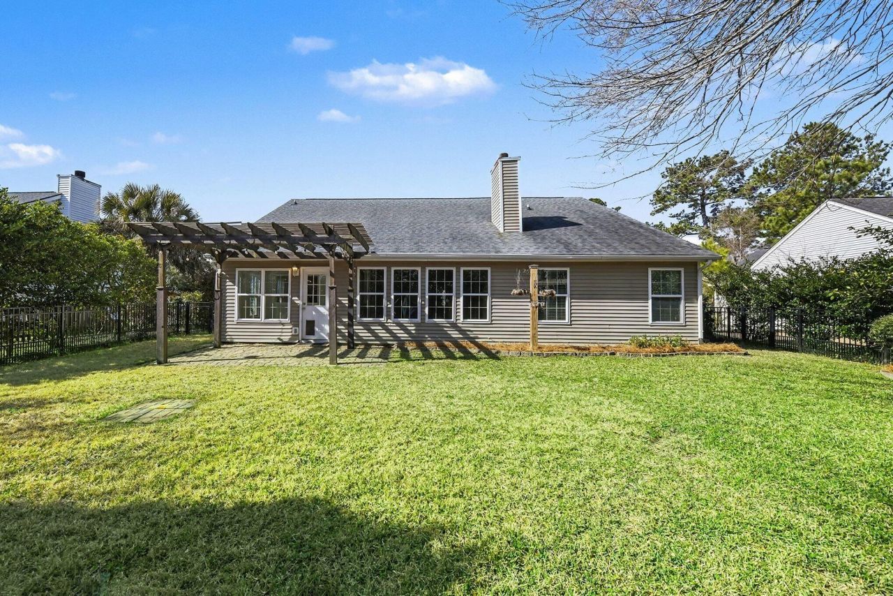 1366 Sassafrass Circle Photo 26