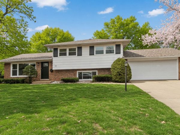 555 N Cherry Drive, Glenwood, IL 60425