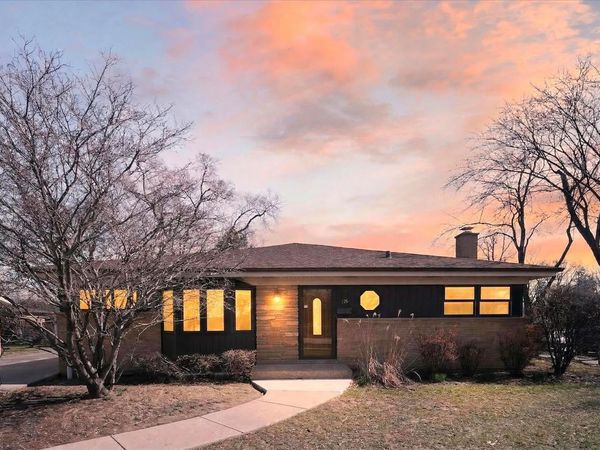 216 Briar Drive, Wilmette, IL 60091