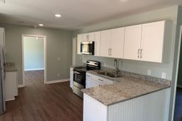 3652 Hoyt Street photo 4