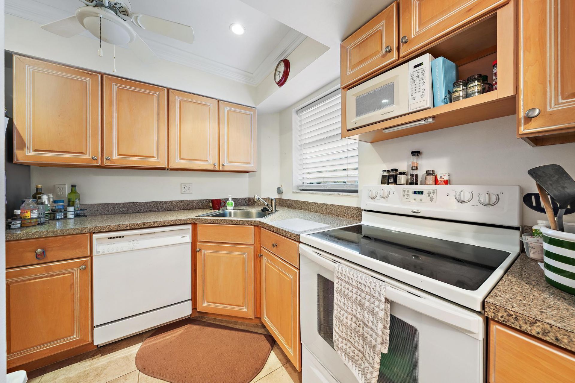 18081 SE Country Club Drive, Unit 6-51, Jupiter, FL 33469 Photo