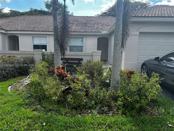 1611 Zenith Way , Weston, FL 33327