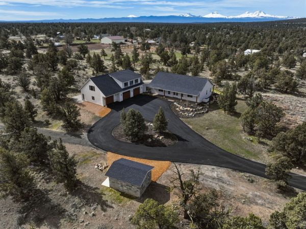 7780 SW Wickiup Avenue, Redmond, OR 97756