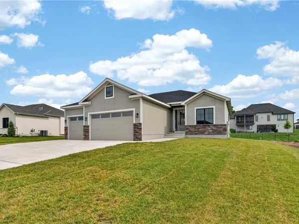 2605 NE Crestview Street, Grain Valley, MO 64029