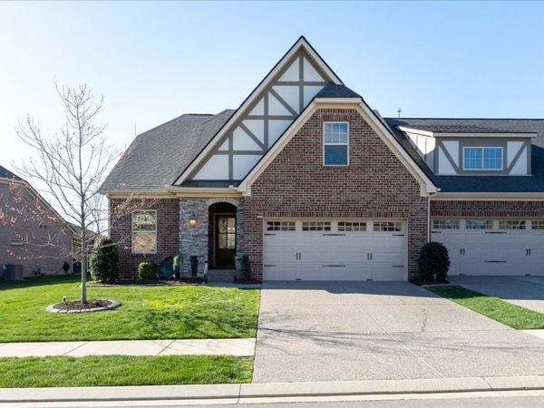 1063 Callaway Dr, Lebanon, TN 37087