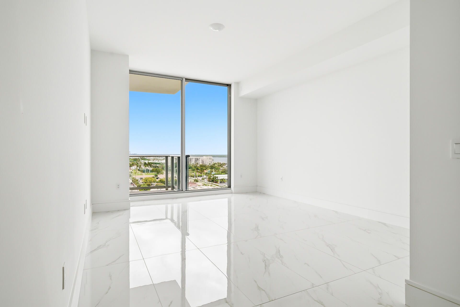 220 Lake Shore Drive, Unit 1021, Lake Park, FL 33403 Photo