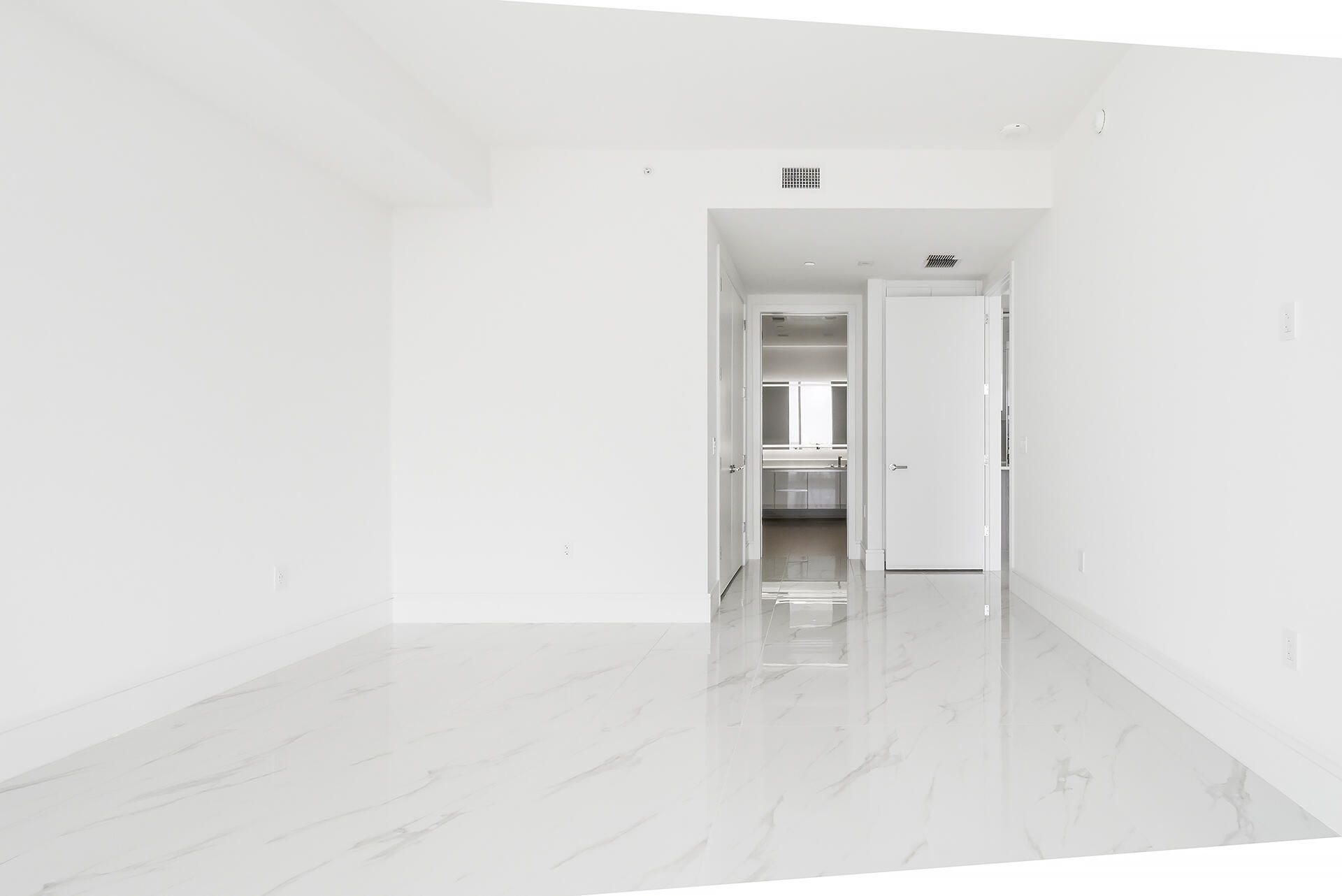 220 Lake Shore Drive, Unit 1021, Lake Park, FL 33403 Photo