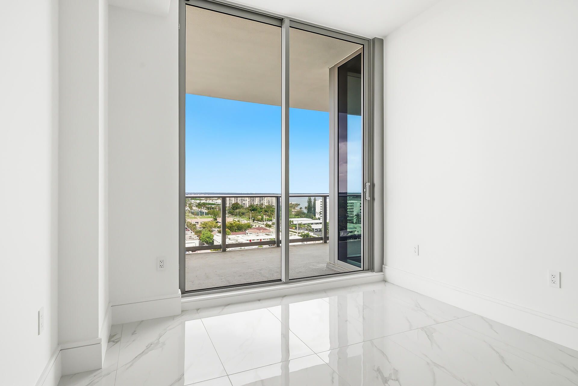 220 Lake Shore Drive, Unit 1021, Lake Park, FL 33403 Photo