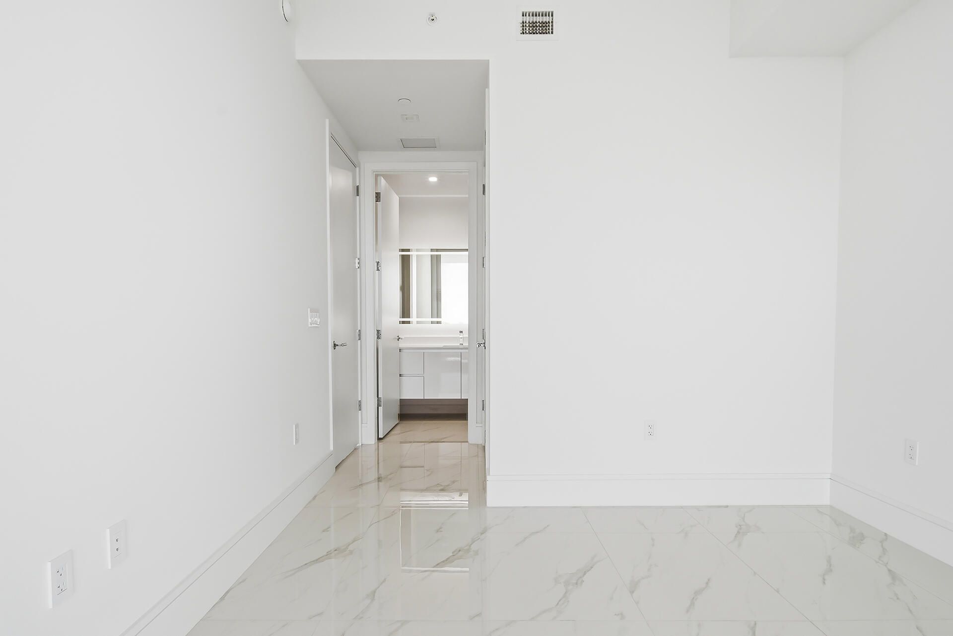 220 Lake Shore Drive, Unit 1021, Lake Park, FL 33403 Photo