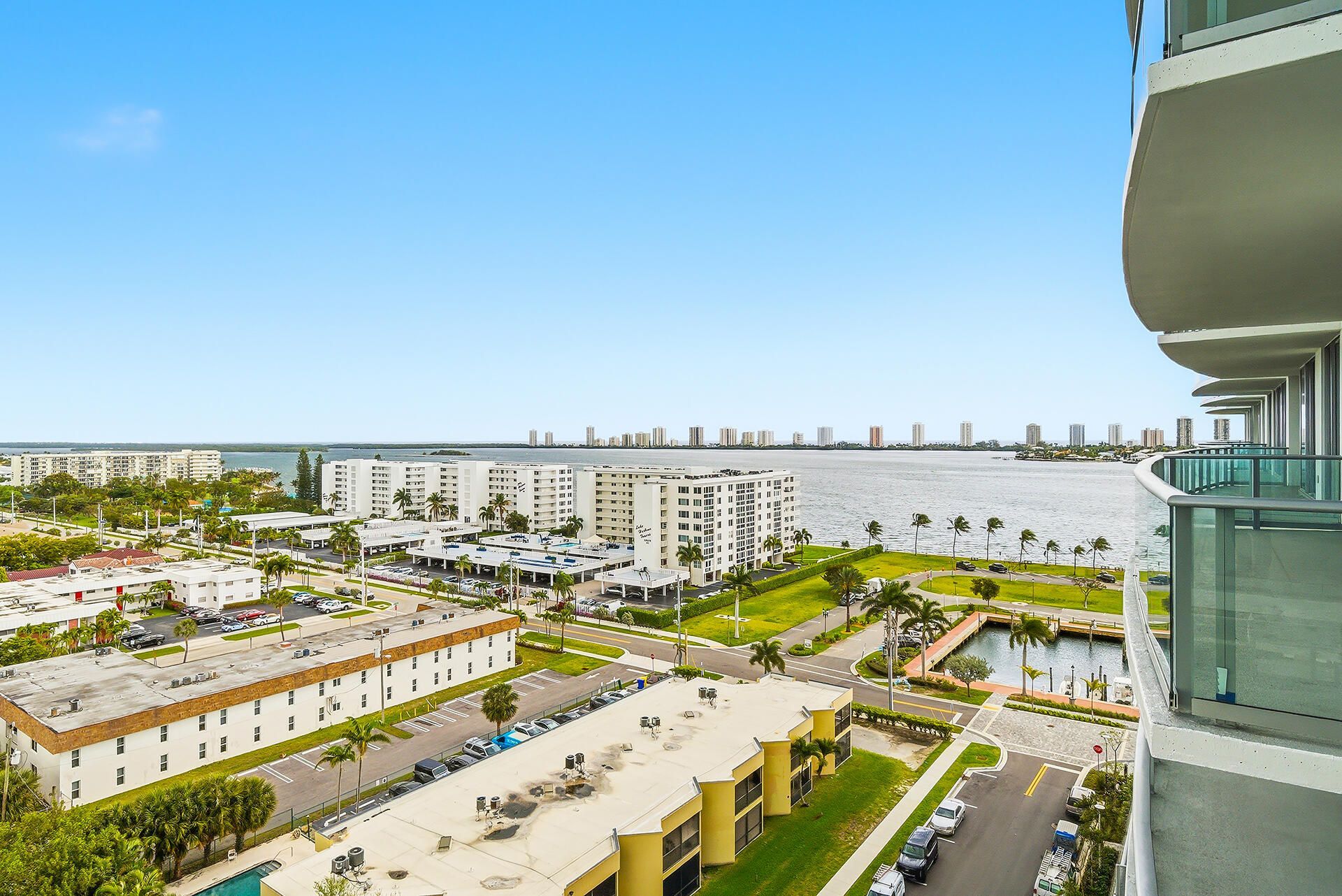 220 Lake Shore Drive, Unit 1021, Lake Park, FL 33403 Photo