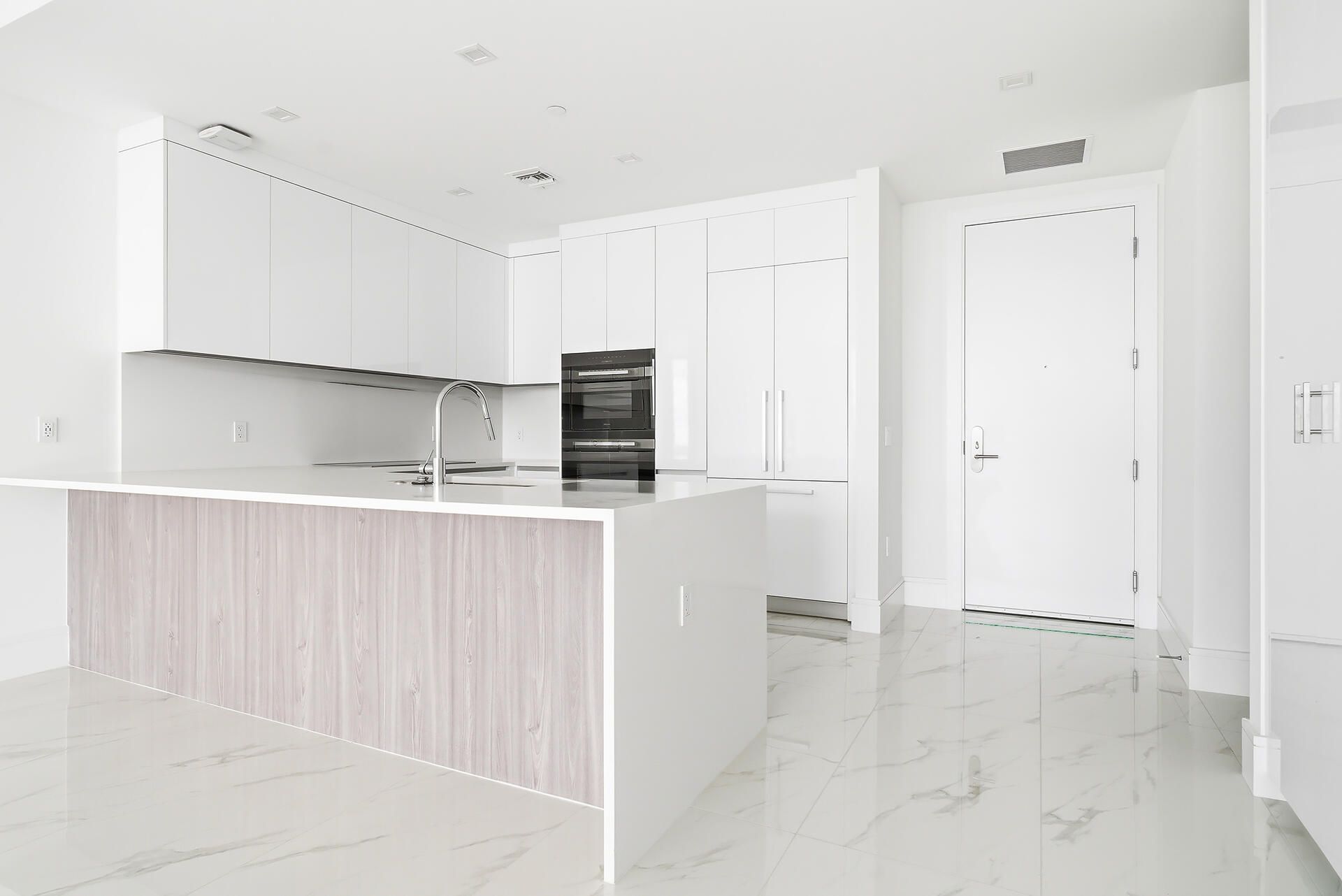 220 Lake Shore Drive, Unit 1021, Lake Park, FL 33403 Photo