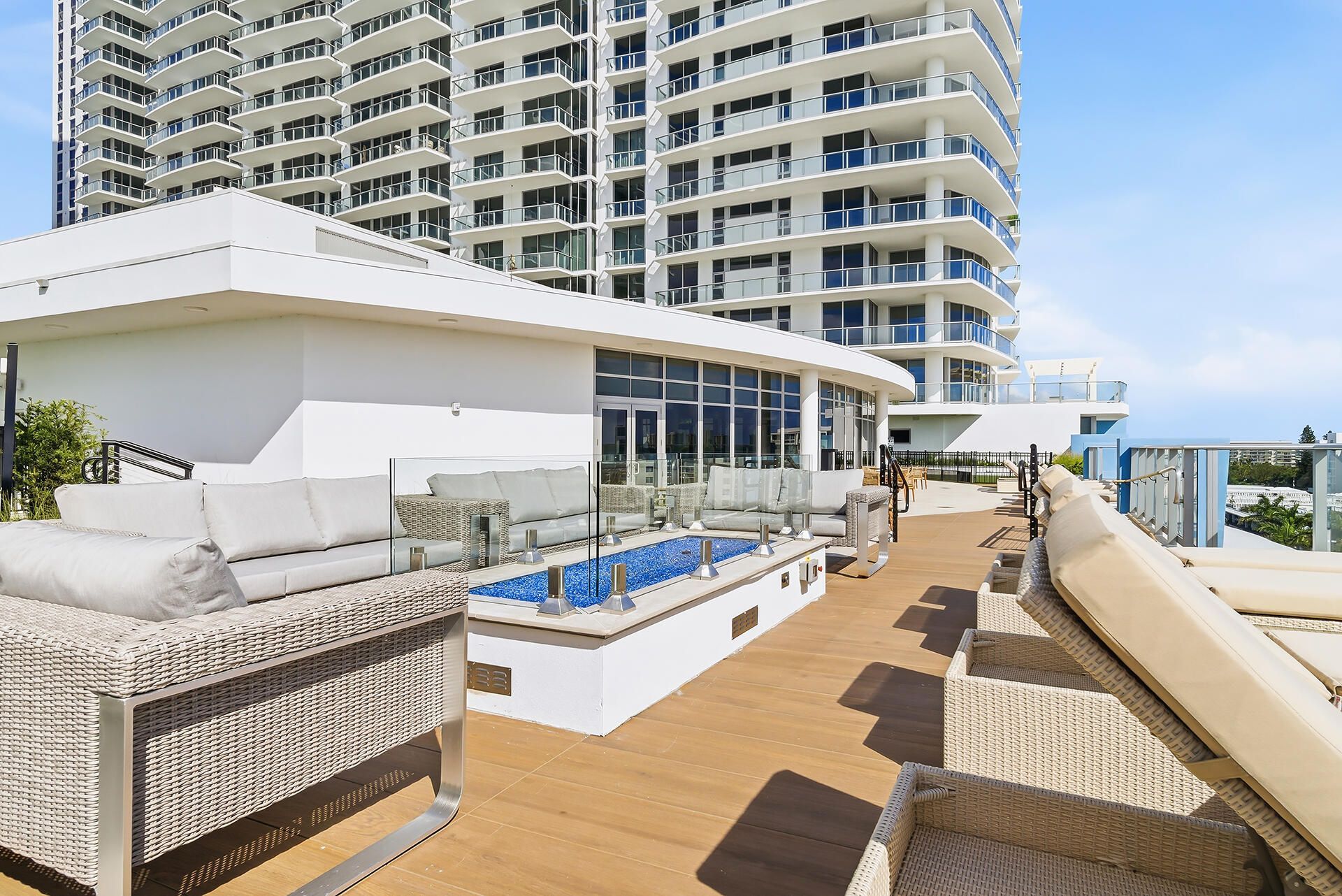 220 Lake Shore Drive, Unit 1021, Lake Park, FL 33403 Photo