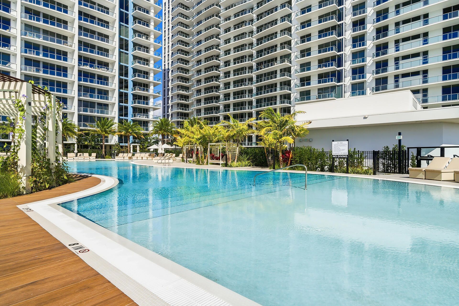 220 Lake Shore Drive, Unit 1021, Lake Park, FL 33403 Photo