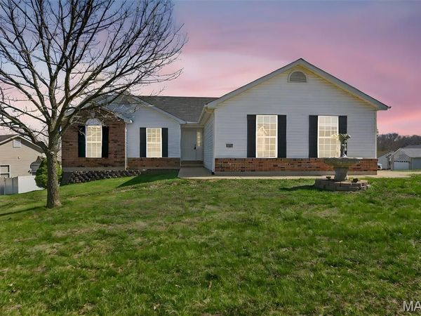 822 McLivaine Court, Pevely, MO 63070