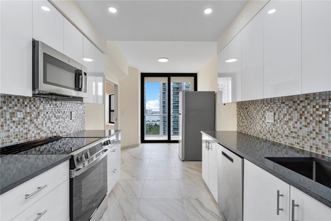 19500 Turnberry Way, Unit 15E, Aventura, FL 33180 Photo