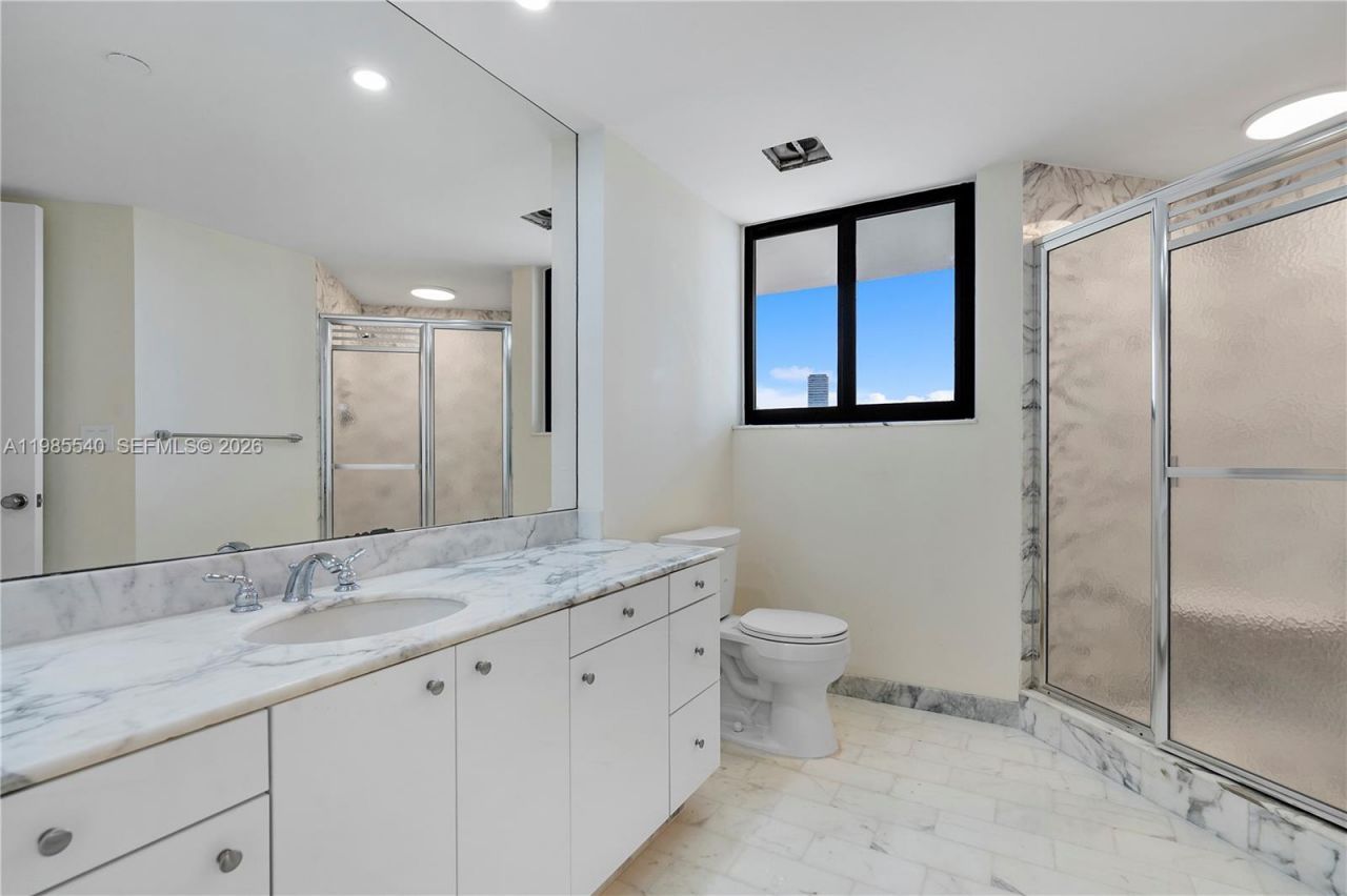 19500 Turnberry Way , Unit 15E, Aventura, FL 33180 Photo