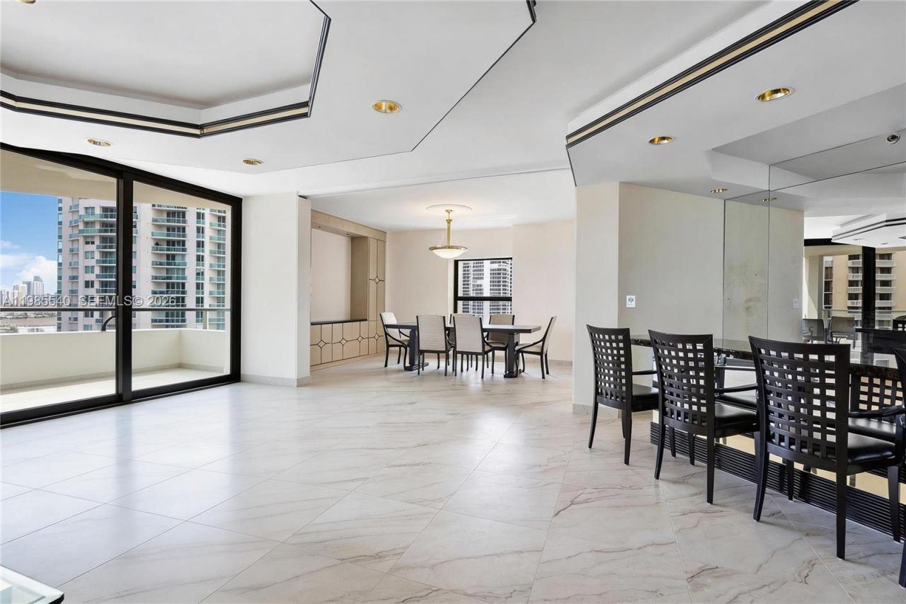 19500 Turnberry Way, Unit 15E, Aventura, FL 33180 Photo