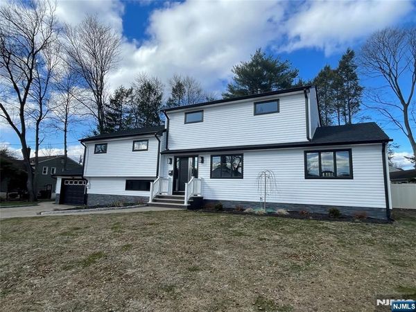 229 Standish Road, PARAMUS, NJ 07652