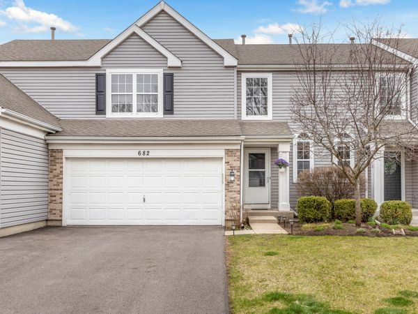 682 Silk Oak Lane, Crystal Lake, IL 60014