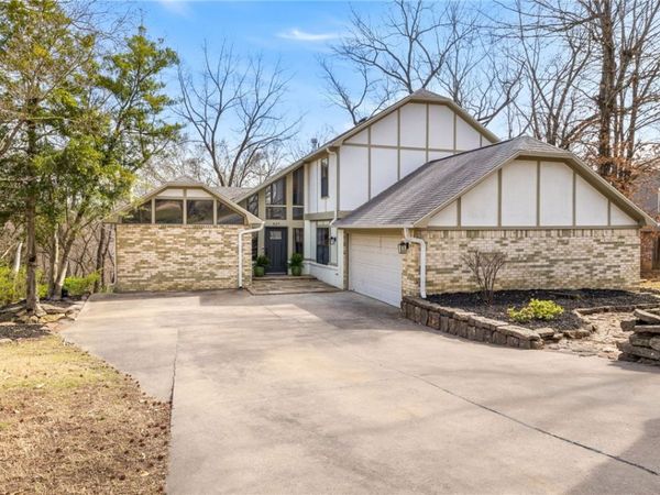 627 N Rockcliff Road , Fayetteville, AR 72701