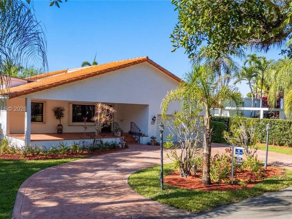 6420 SW 81st St, Miami, FL 33143