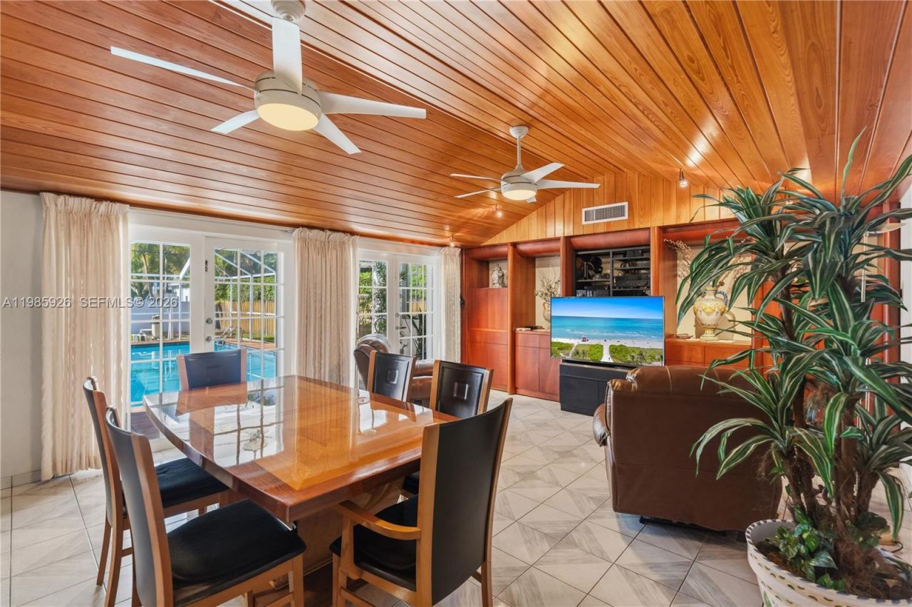 6420 SW 81st St, Miami, FL 33143 Photo