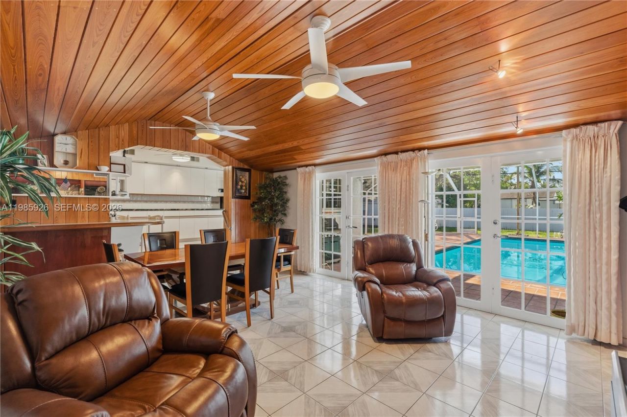 6420 SW 81st St, Miami, FL 33143 Photo