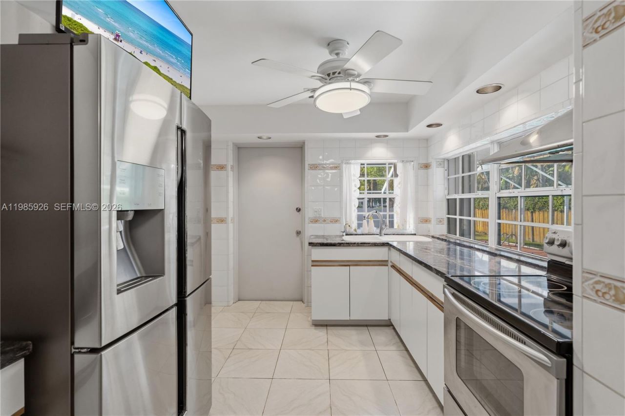 6420 SW 81st St, Miami, FL 33143 Photo