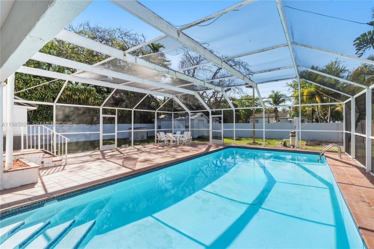 6420 SW 81st St, Miami, FL 33143 Photo