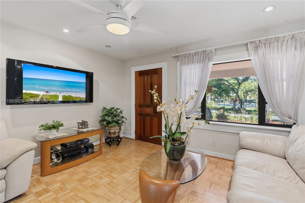 6420 SW 81st St, Miami, FL 33143 Photo