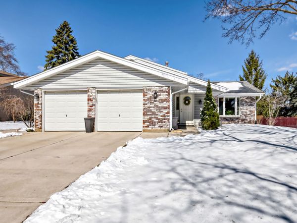 205 Cambridge Lane , Bloomingdale, IL 60108