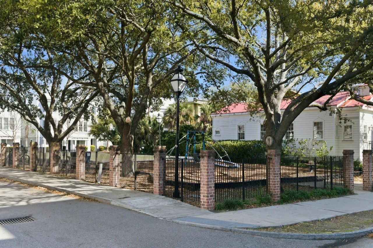 3 Dereef Court Photo 43