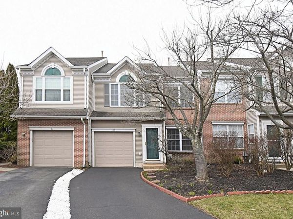 82 HONEY LOCUST LANE, NEWTOWN, PA 18940