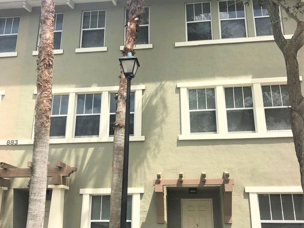 883 Millbrae Court, Unit 5, West Palm Beach, FL 33401