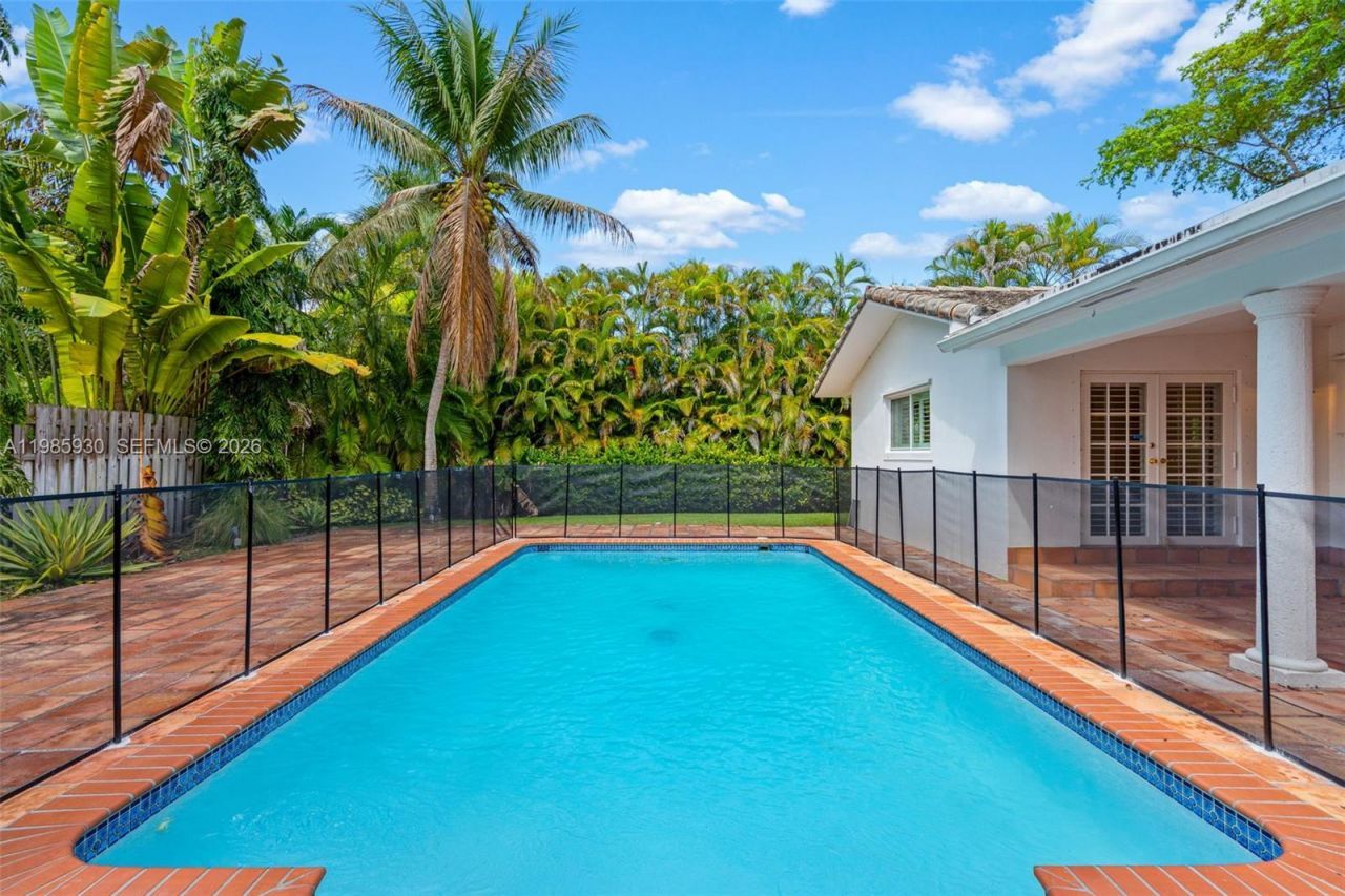 13276 SW 58th Ct, Pinecrest, FL 33156 Photo